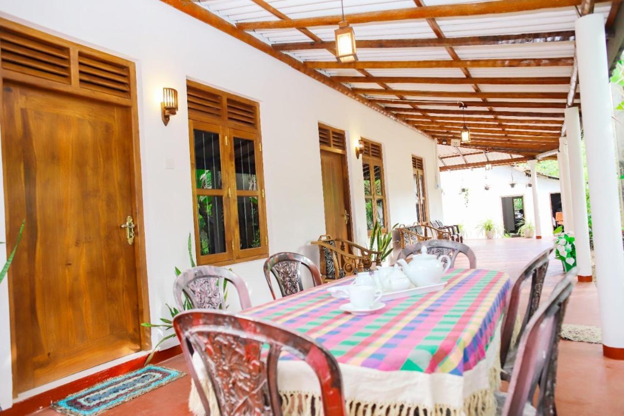 Lagos Mirissa Exterior photo