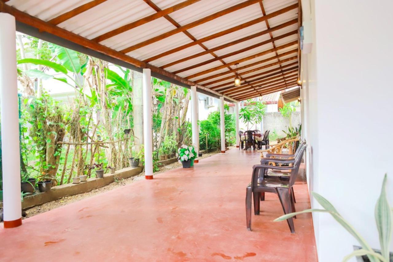 Lagos Mirissa Exterior photo